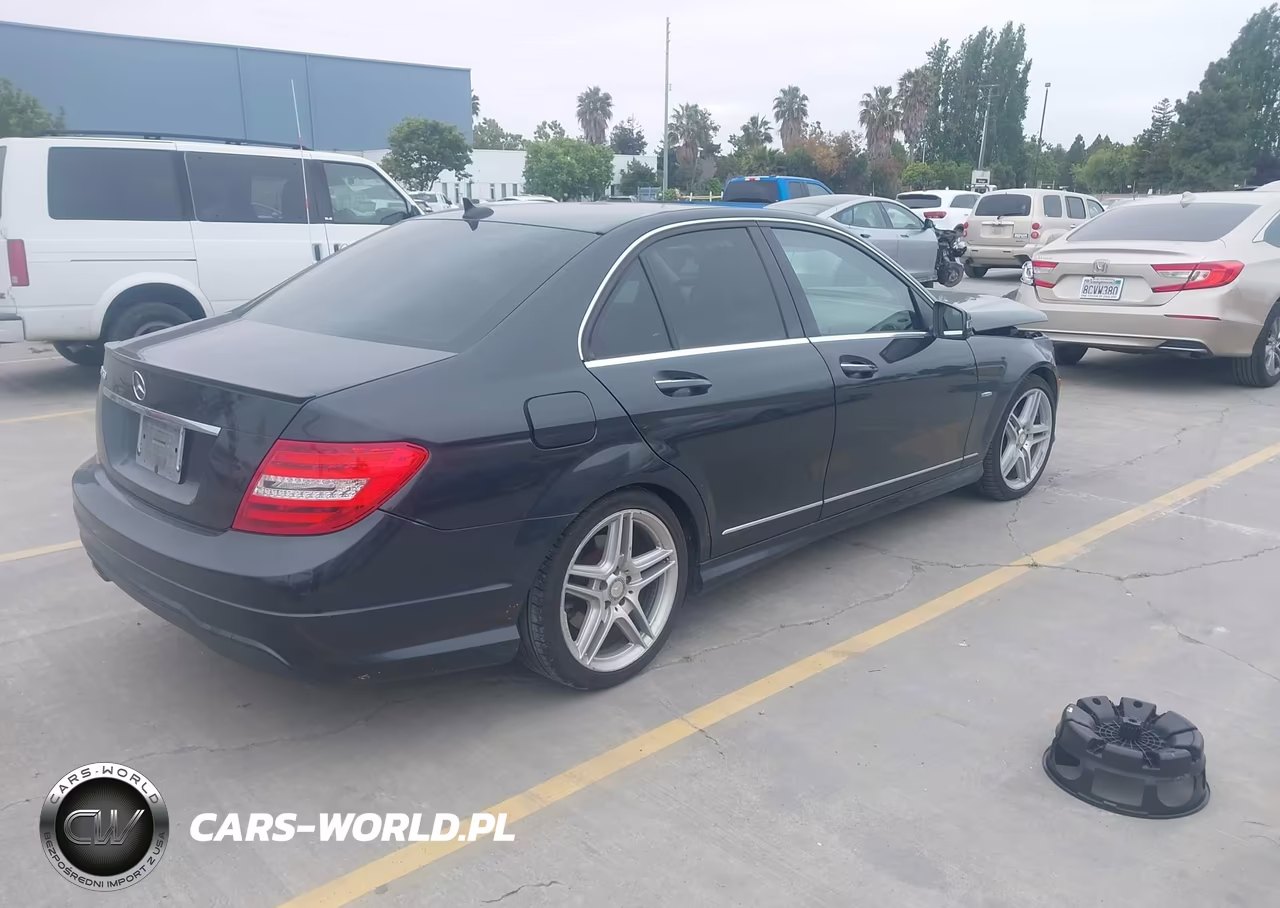2012 Mercedes-Benz C 250 Sport VIN:WDDGF4HBXCR238860 - 4