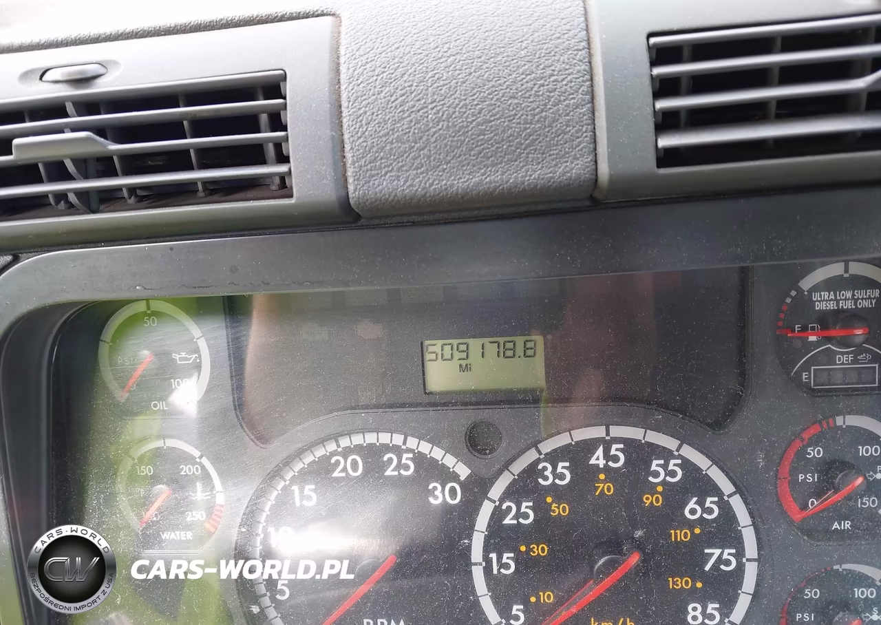 2013 Freightliner Cascadia 113 VIN:1FUBGADV3DLBW3533 - 5