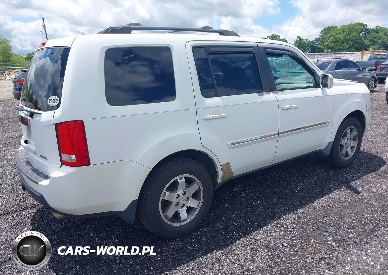 2010 Honda Pilot Touring VIN:5FNYF3H95AB005817 - 4