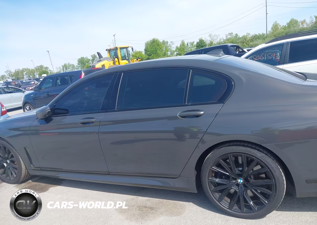 2021 BMW M760I xDrive VIN:WBA7U6C04MCF49996 - 14