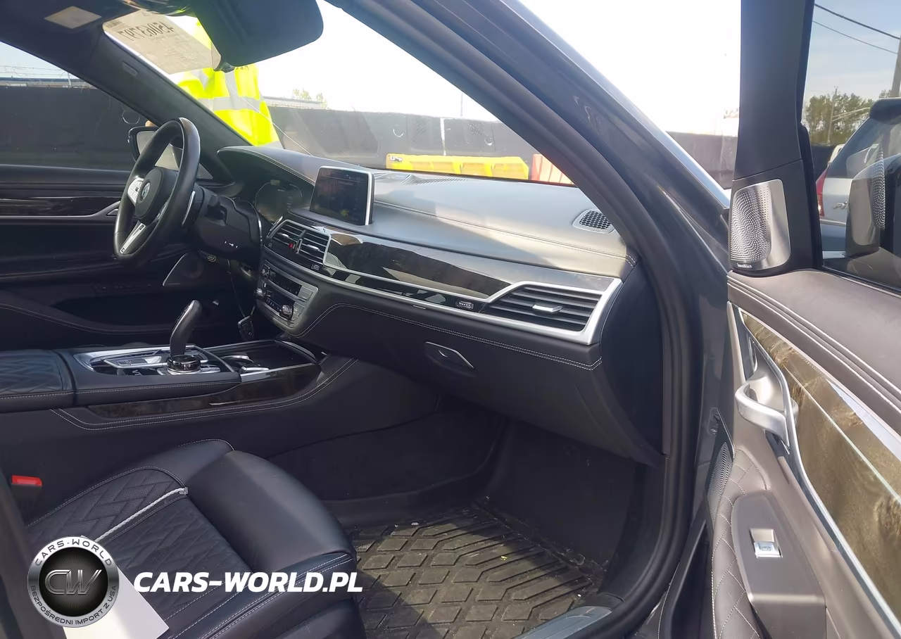 2021 BMW M760I xDrive VIN:WBA7U6C04MCF49996 - 5
