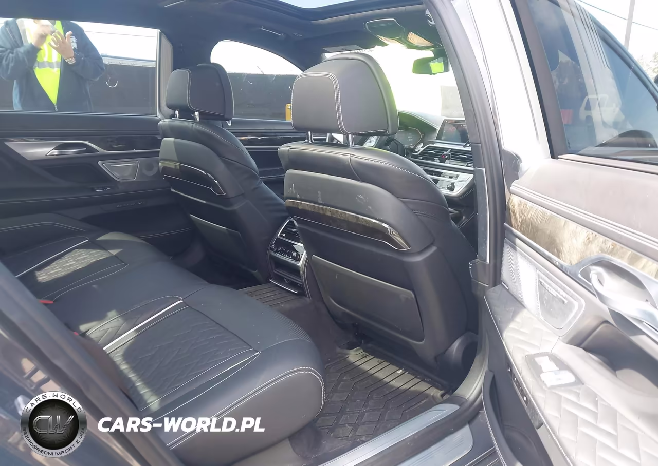 2021 BMW M760I xDrive VIN:WBA7U6C04MCF49996 - 8