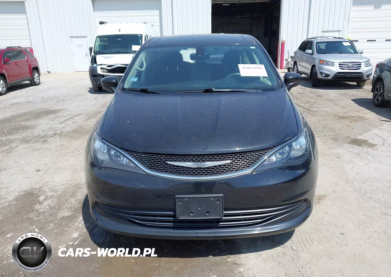 2017 Chrysler Pacifica Touring VIN:2C4RC1DG7HR516949 - 13