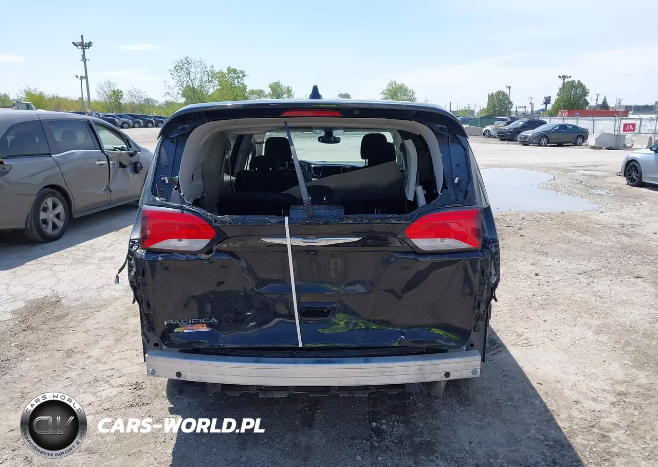 2017 Chrysler Pacifica Touring VIN:2C4RC1DG7HR516949 - 17