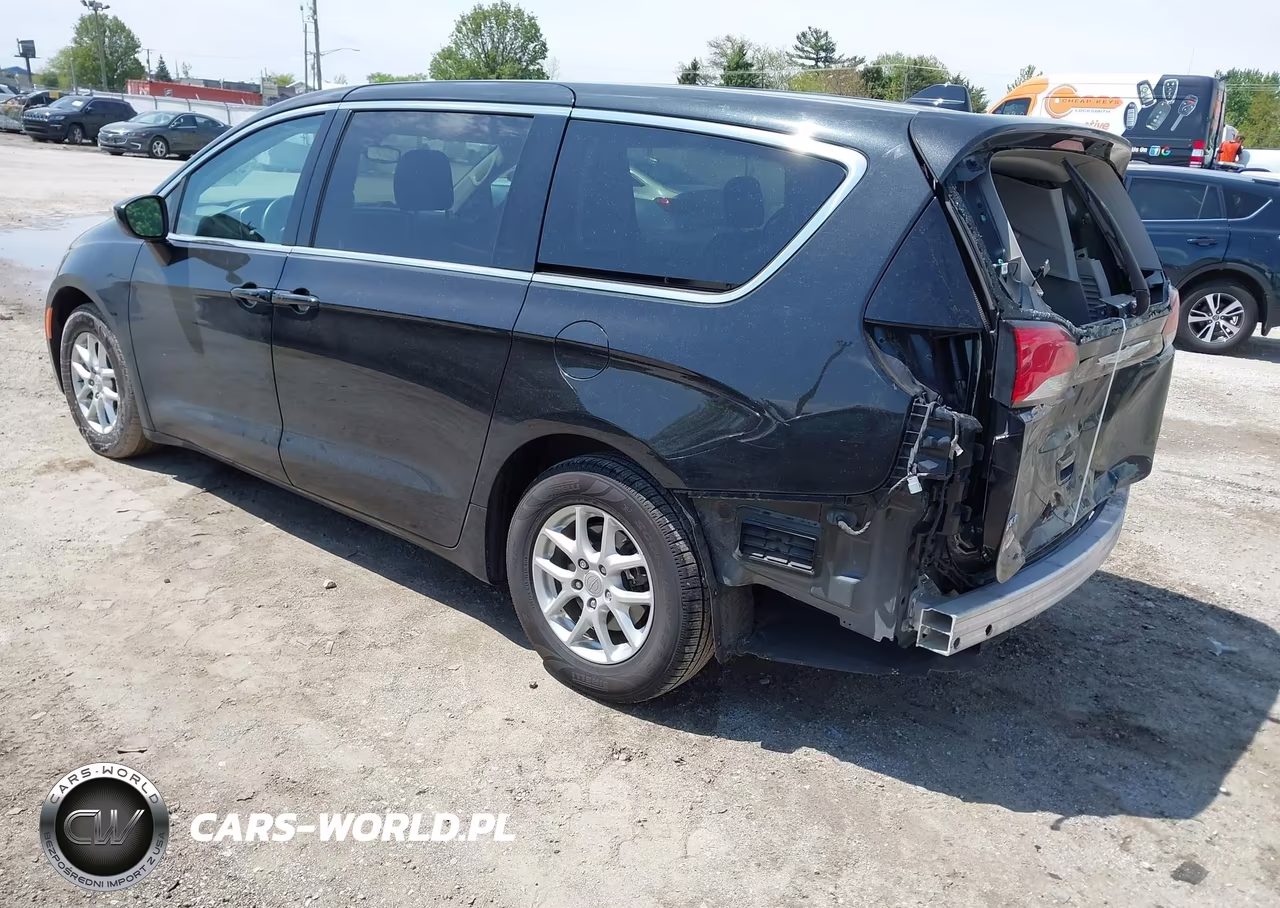 2017 Chrysler Pacifica Touring VIN:2C4RC1DG7HR516949 - 3