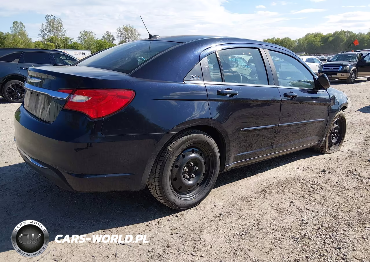2011 Chrysler 200 Lx VIN:1C3BC4FB6BN558123 - 4