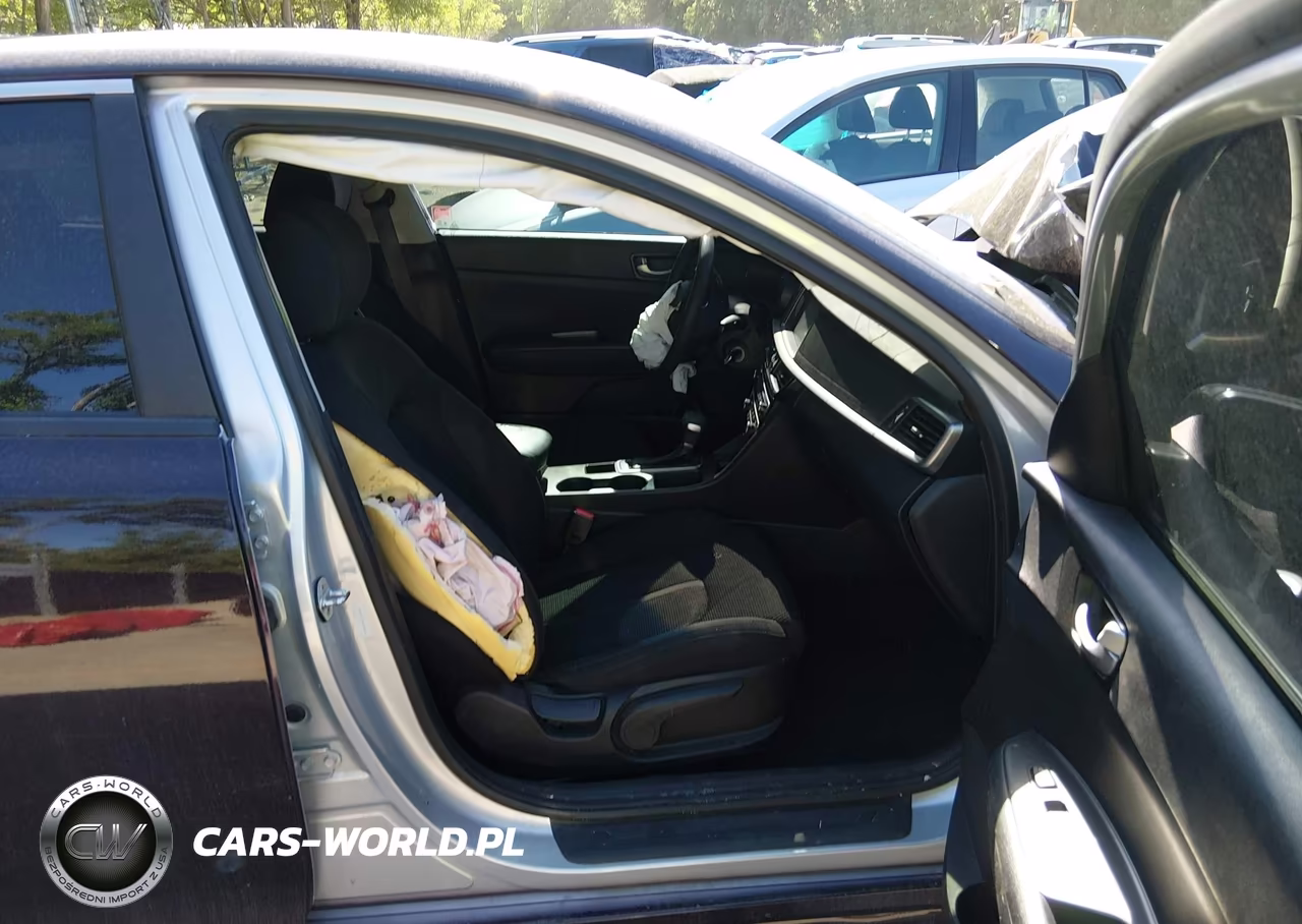2019 Kia Optima Lx VIN:5XXGT4L35KG298761 - 5