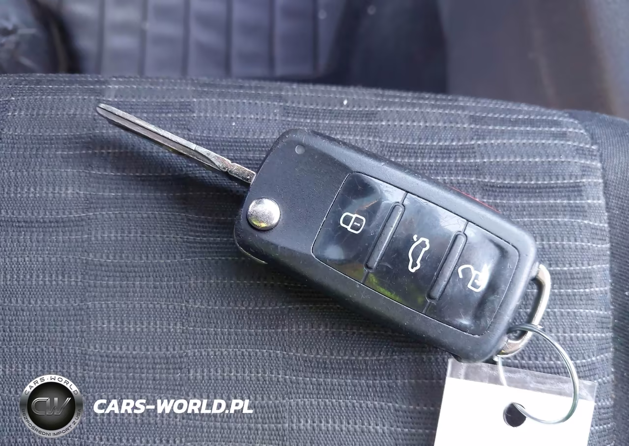 2015 Volkswagen Tiguan S VIN:WVGAV7AX3FW607344 - 11