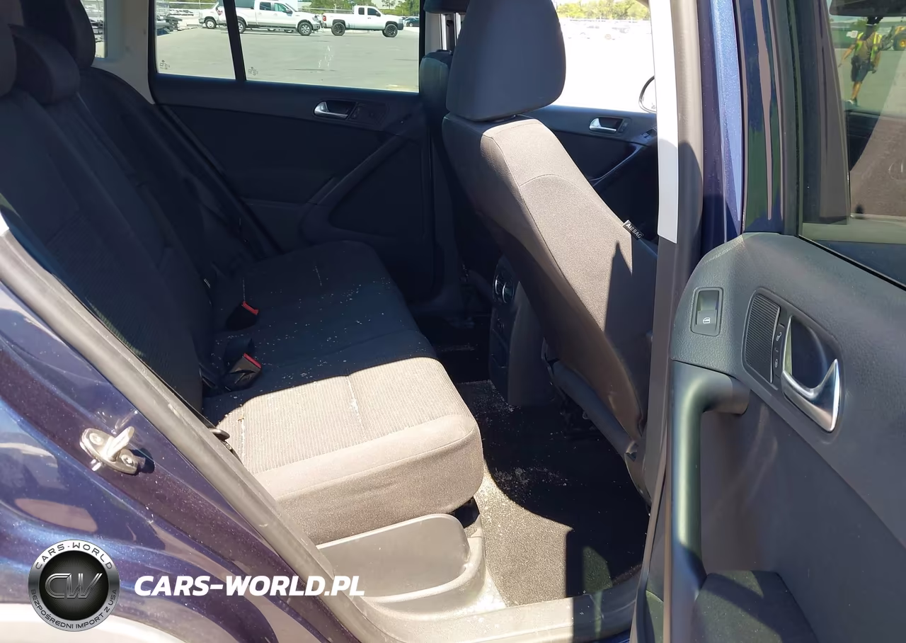 2015 Volkswagen Tiguan S VIN:WVGAV7AX3FW607344 - 8
