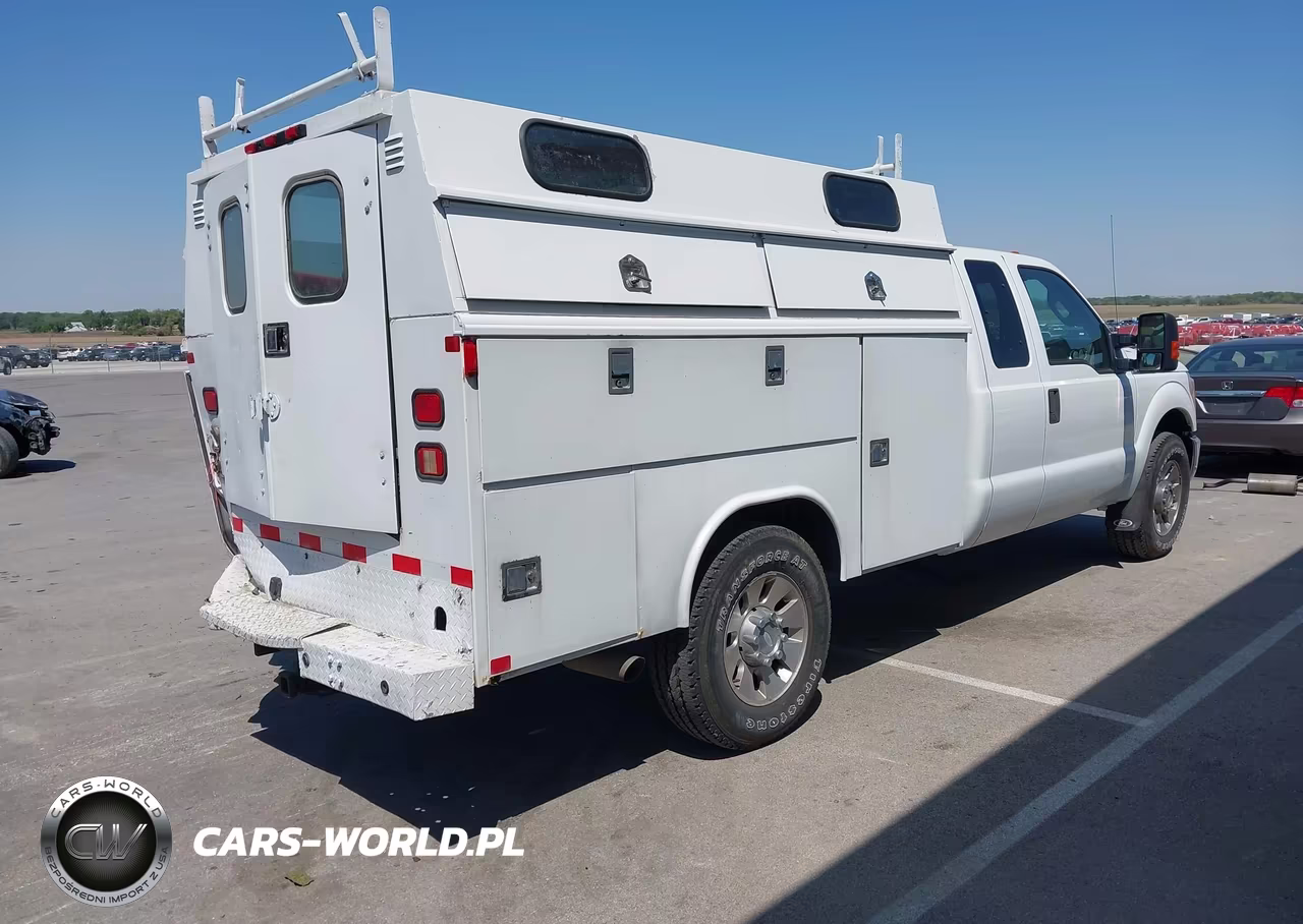 2011 Ford F-350 Chassis Xlt VIN:1FD7X3E68BEC03194 - 4