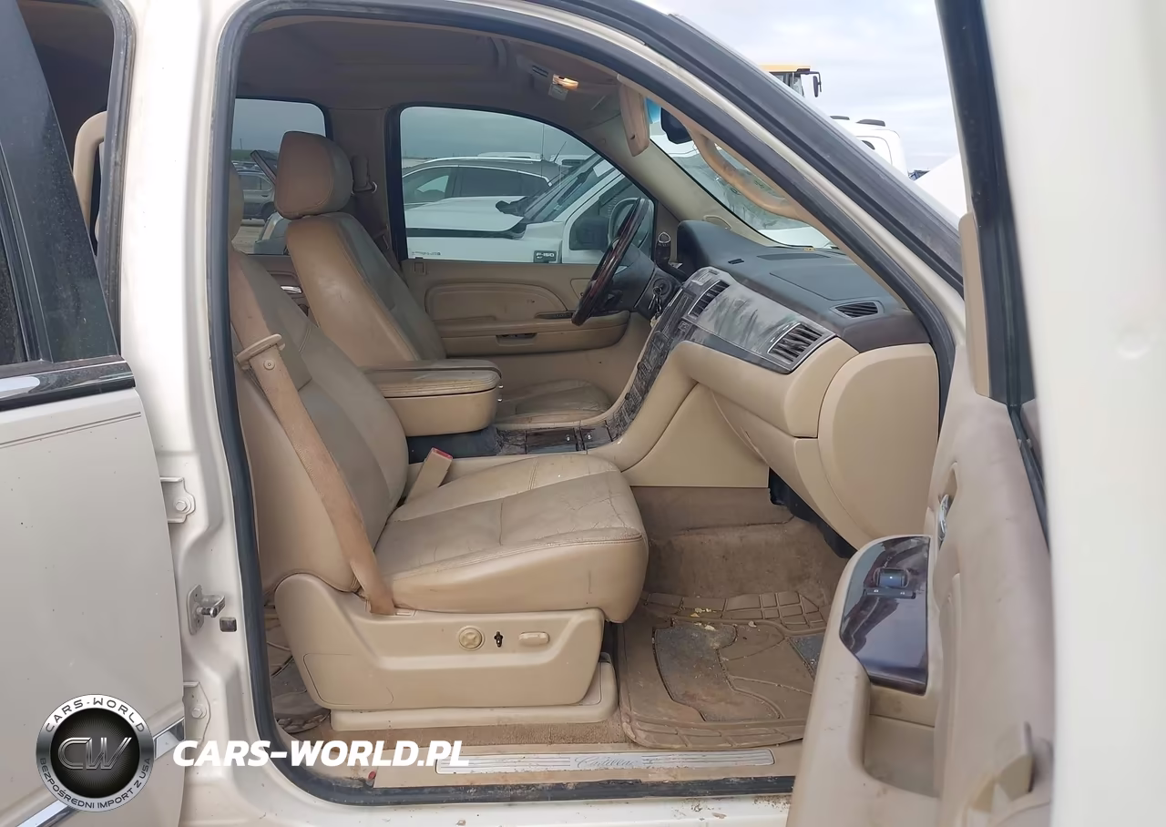 2009 Cadillac Escalade Standard VIN:1GYFC23299R105438 - 5
