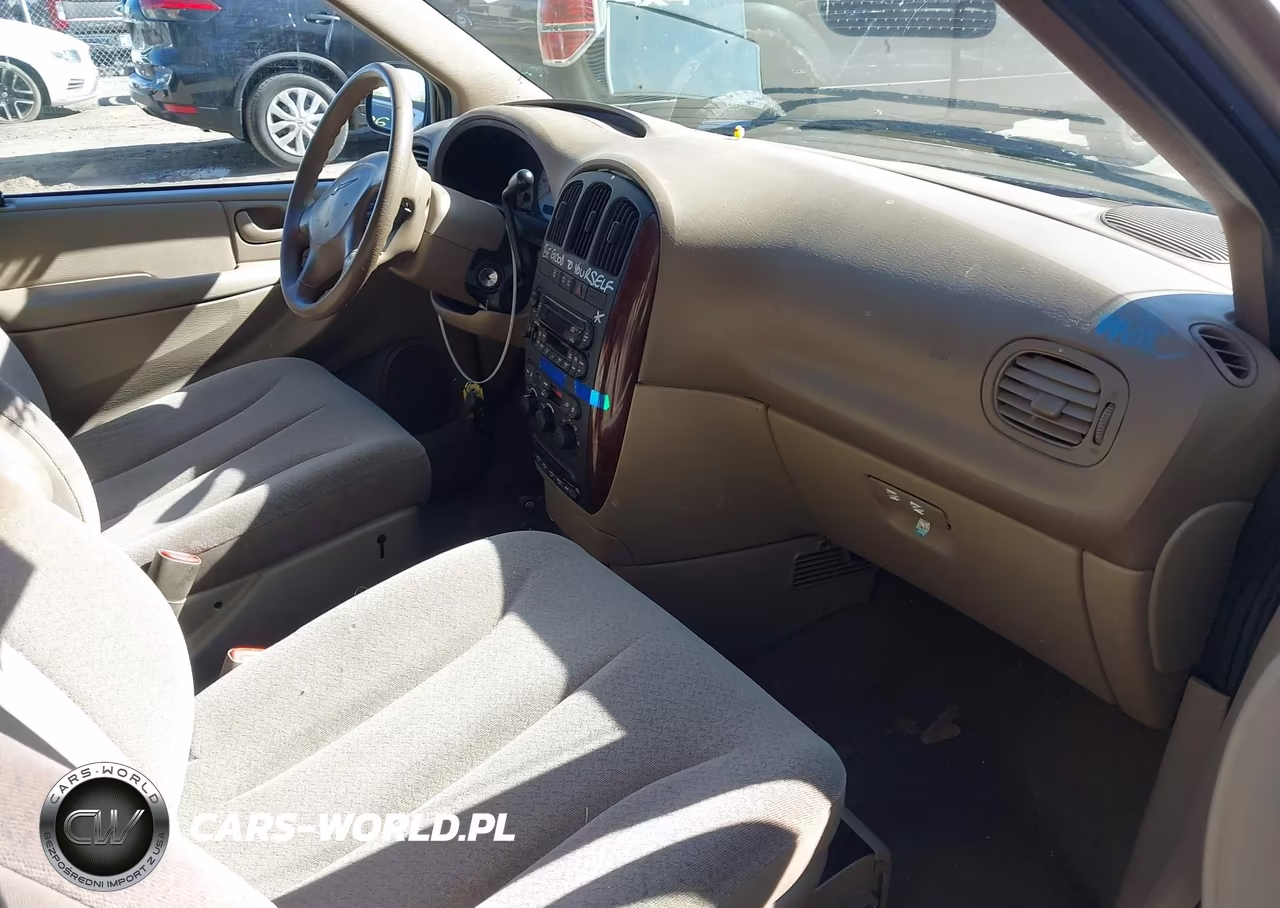 2002 Chrysler Town & Country Lx VIN:2C8GT44L72R614536 - 5
