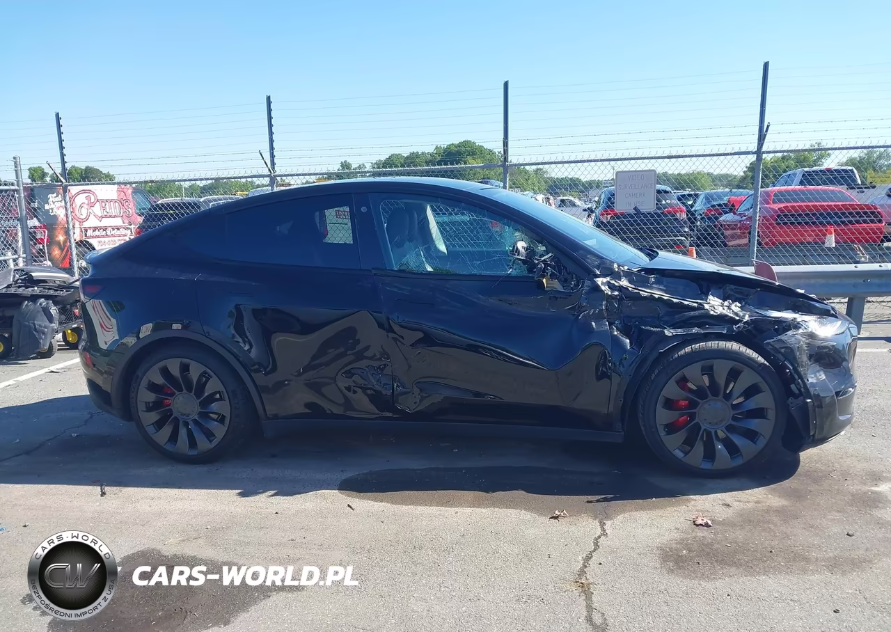 2021 Tesla Model Y Performance Dual Motor All-Wheel Drive VIN:5YJYGDEFXMF173356 - 13
