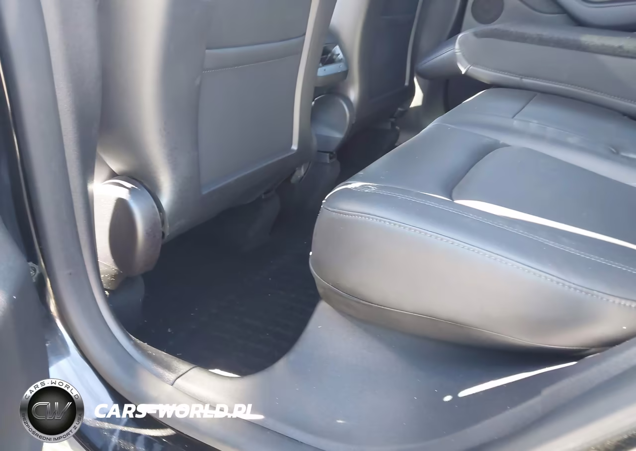 2021 Tesla Model Y Performance Dual Motor All-Wheel Drive VIN:5YJYGDEFXMF173356 - 8