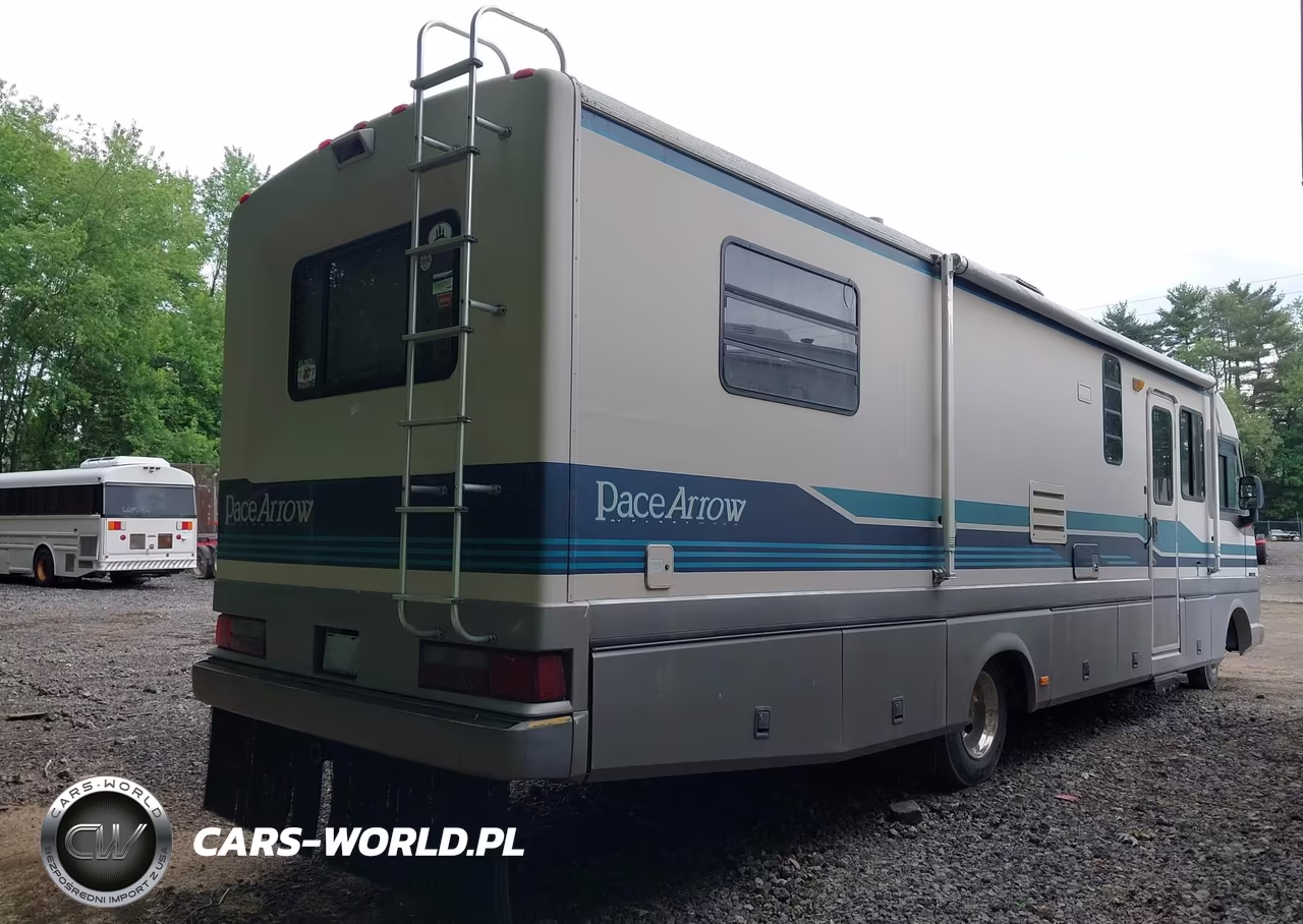 1992 Chevrolet P30 VIN:1GBKP37NXN3314742 - 4