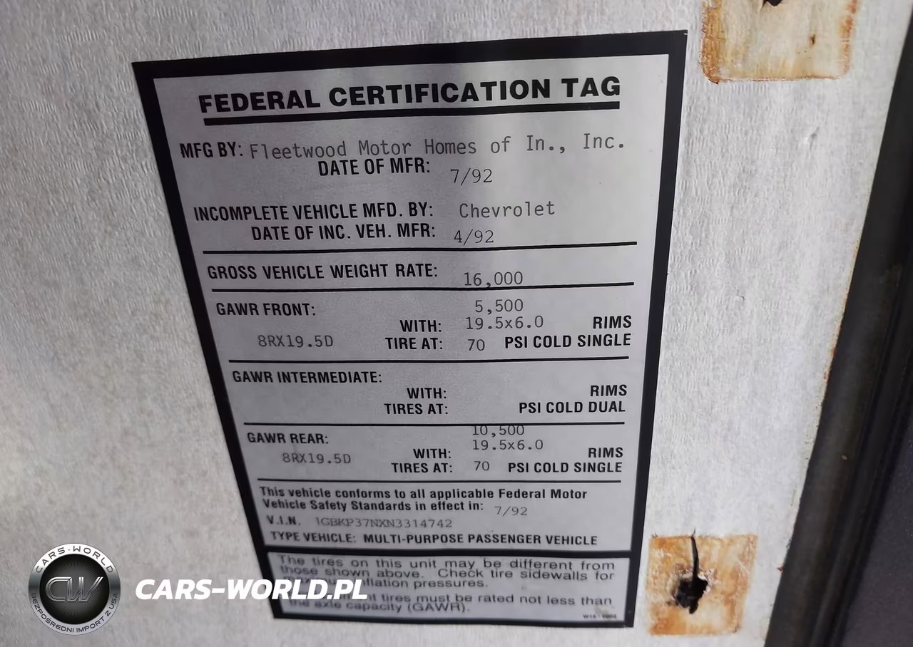 1992 Chevrolet P30 VIN:1GBKP37NXN3314742 - 9