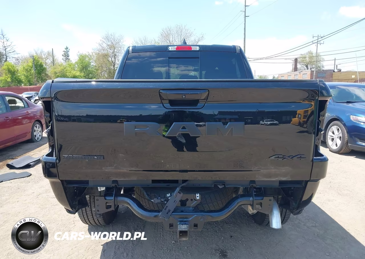 2025 Ram 1500 VIN:1C6RRFFG0SN190089 - 17
