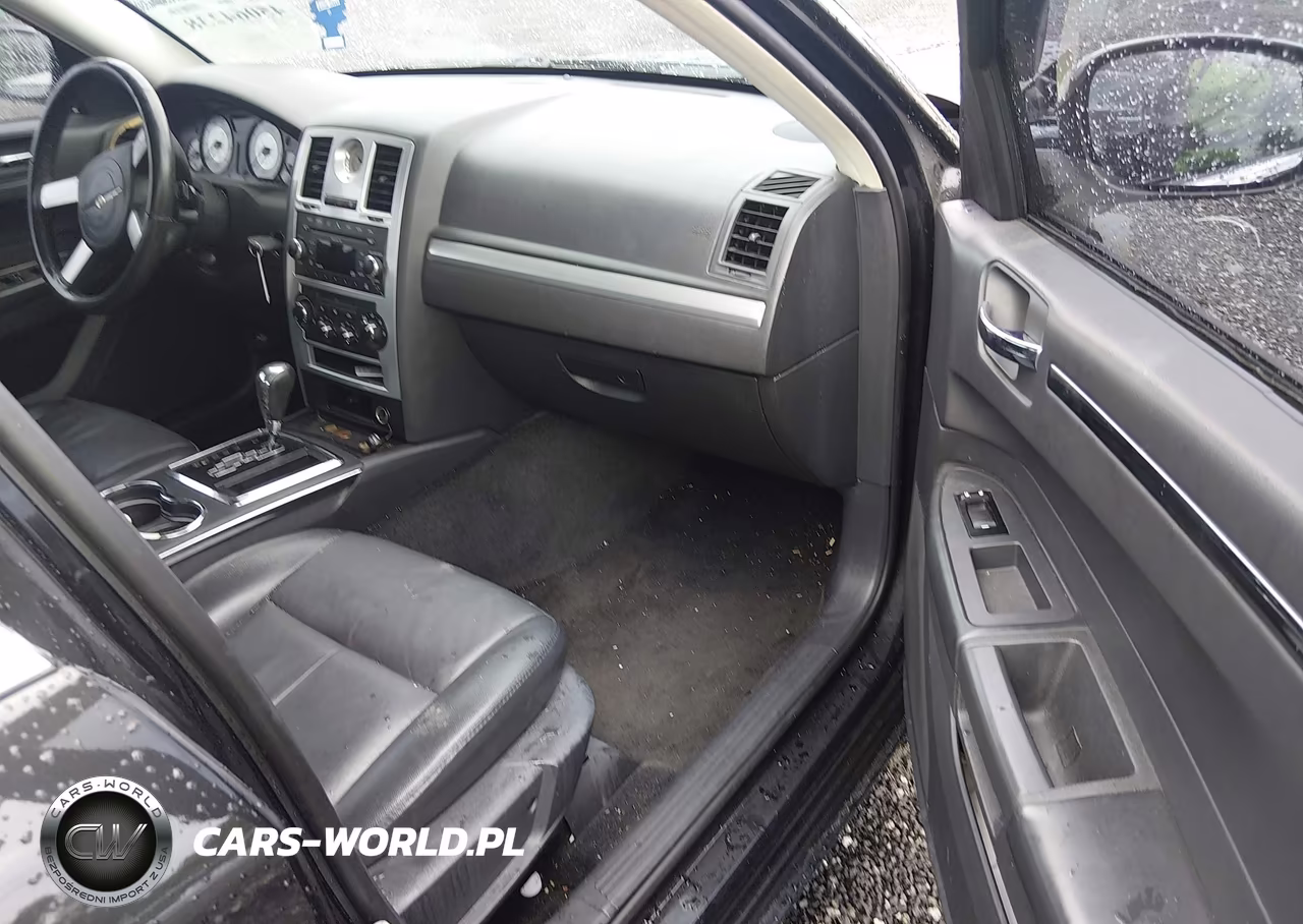2010 Chrysler 300 Touring-Signature Series-Executive Series VIN:2C3CA5CV3AH164374 - 5