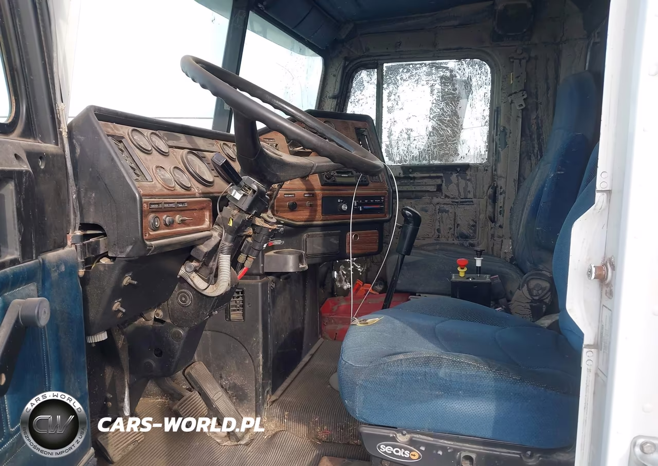 2000 Freightliner Conventional Fld120 VIN:1FUYDCYB0YDG53958 - 6