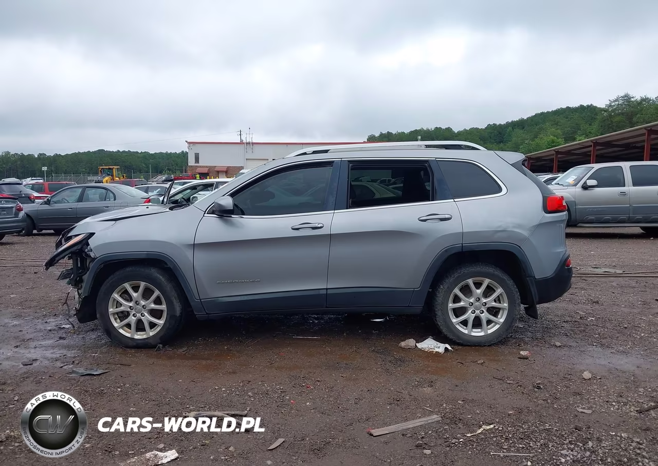 2016 Jeep Cherokee Latitude VIN:1C4PJLCS6GW274093 - 15