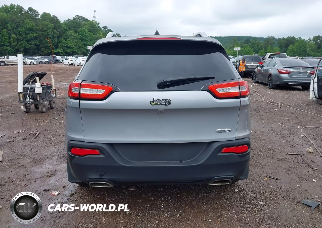 2016 Jeep Cherokee Latitude VIN:1C4PJLCS6GW274093 - 17