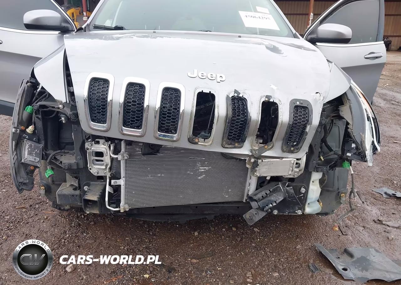 2016 Jeep Cherokee Latitude VIN:1C4PJLCS6GW274093 - 6
