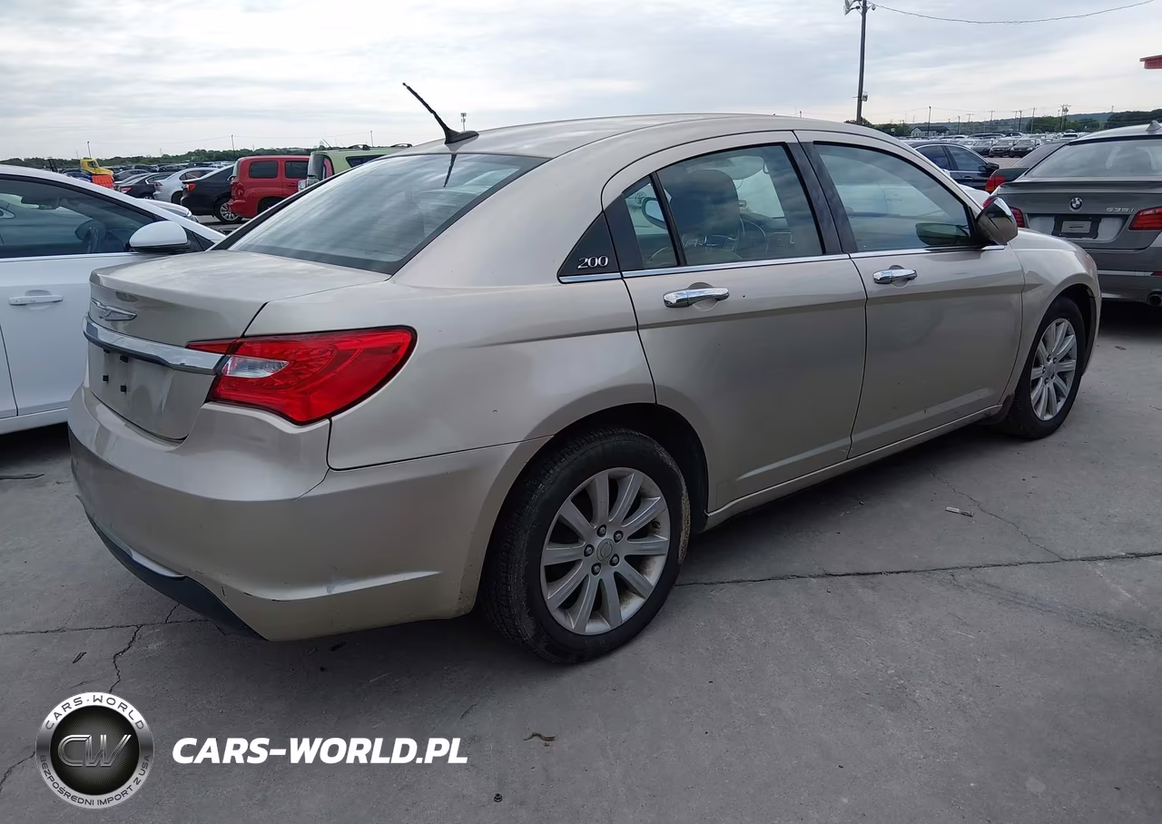 2013 Chrysler 200 Limited VIN:1C3CCBCG1DN724253 - 4