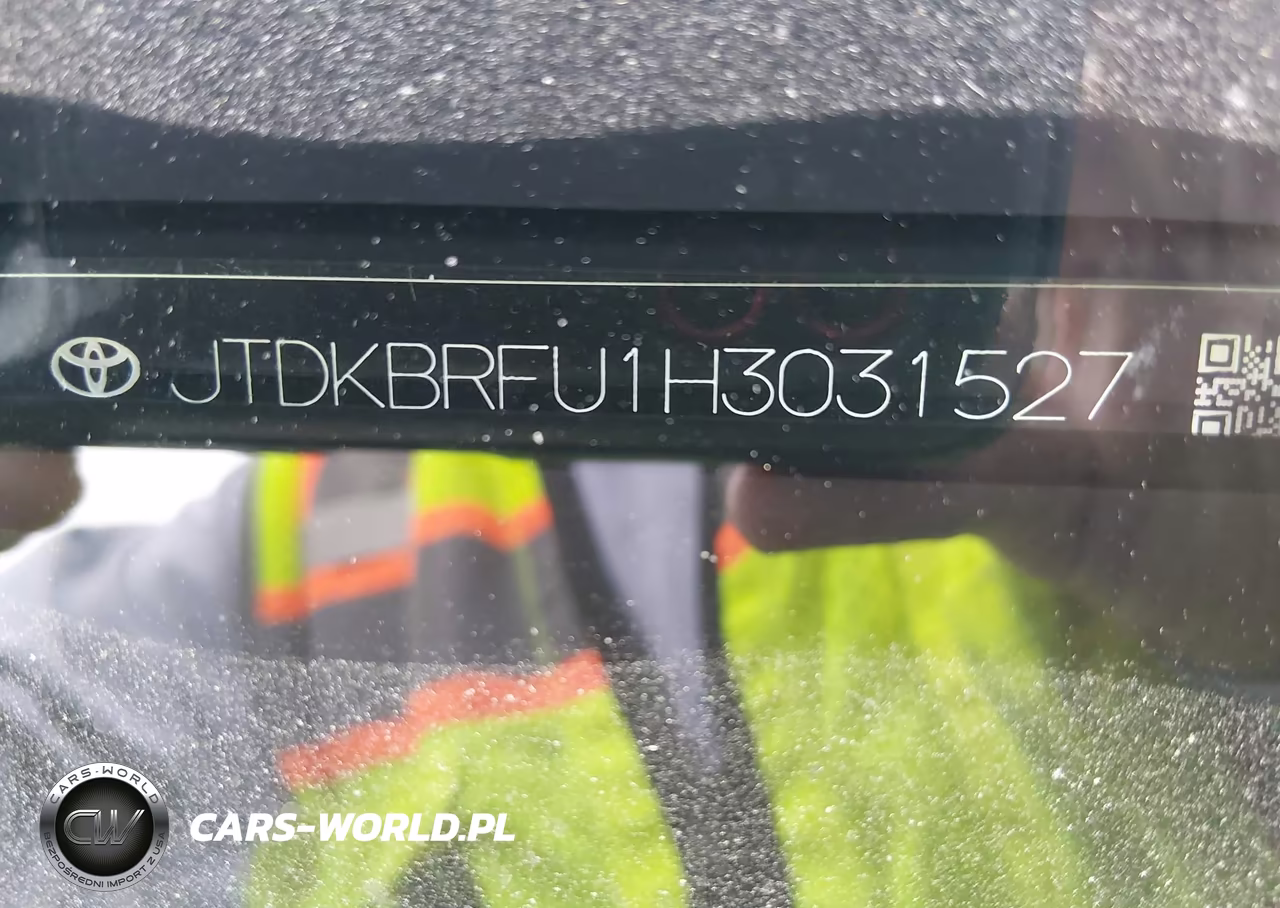 2017 Toyota Prius Two VIN:JTDKBRFU1H3031527 - 9