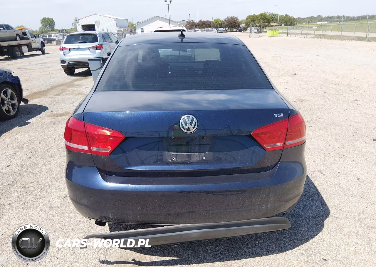 2015 Volkswagen Passat 1.8T Wolfsburg Edition VIN:1VWAT7A35FC051642 - 16