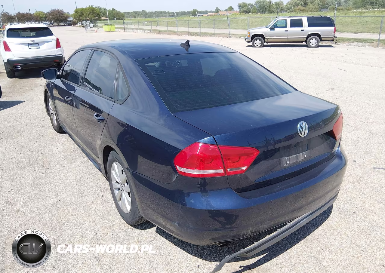 2015 Volkswagen Passat 1.8T Wolfsburg Edition VIN:1VWAT7A35FC051642 - 3