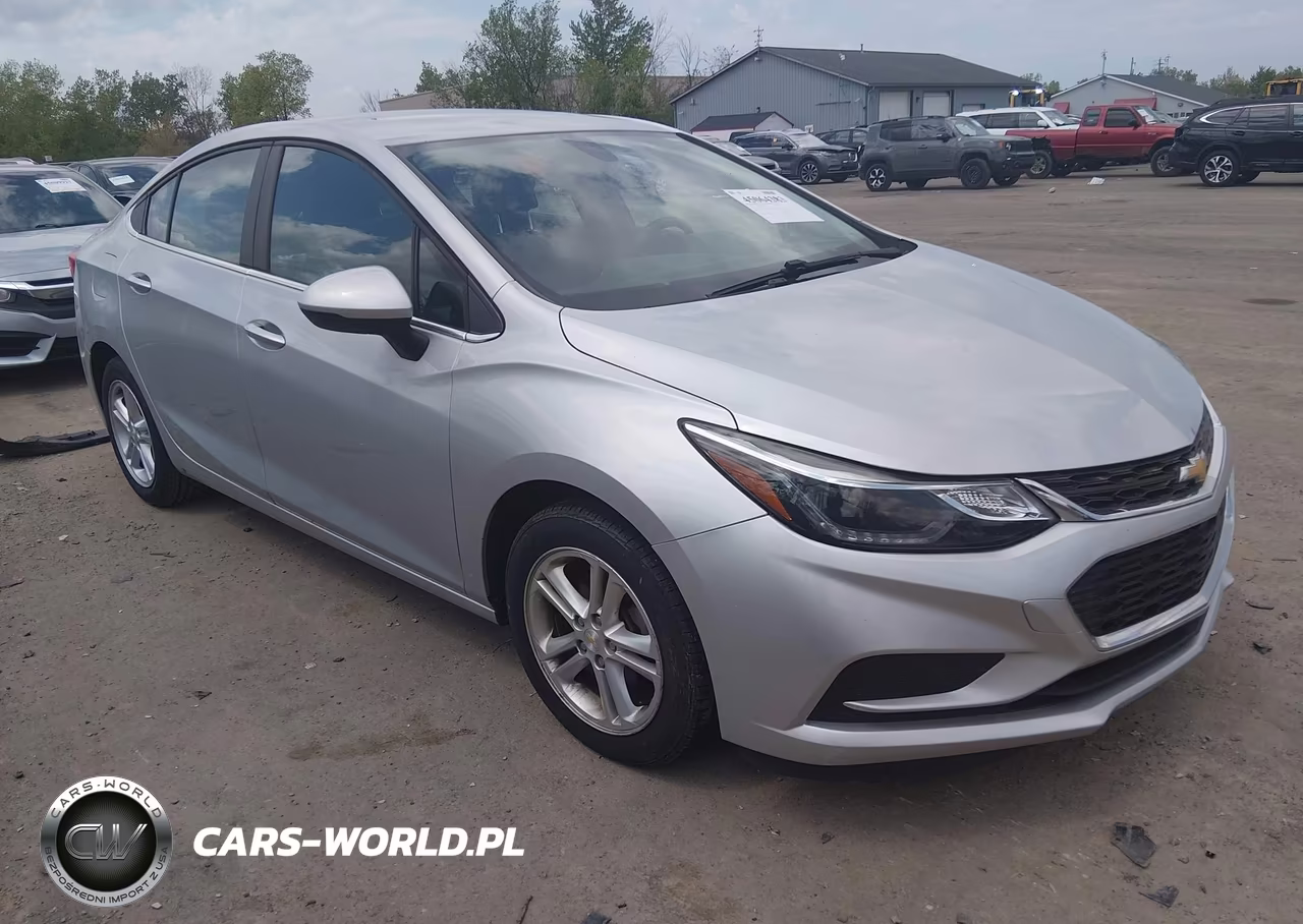 2017 Chevrolet Cruze Lt Auto – zdjęcie 1 z 17