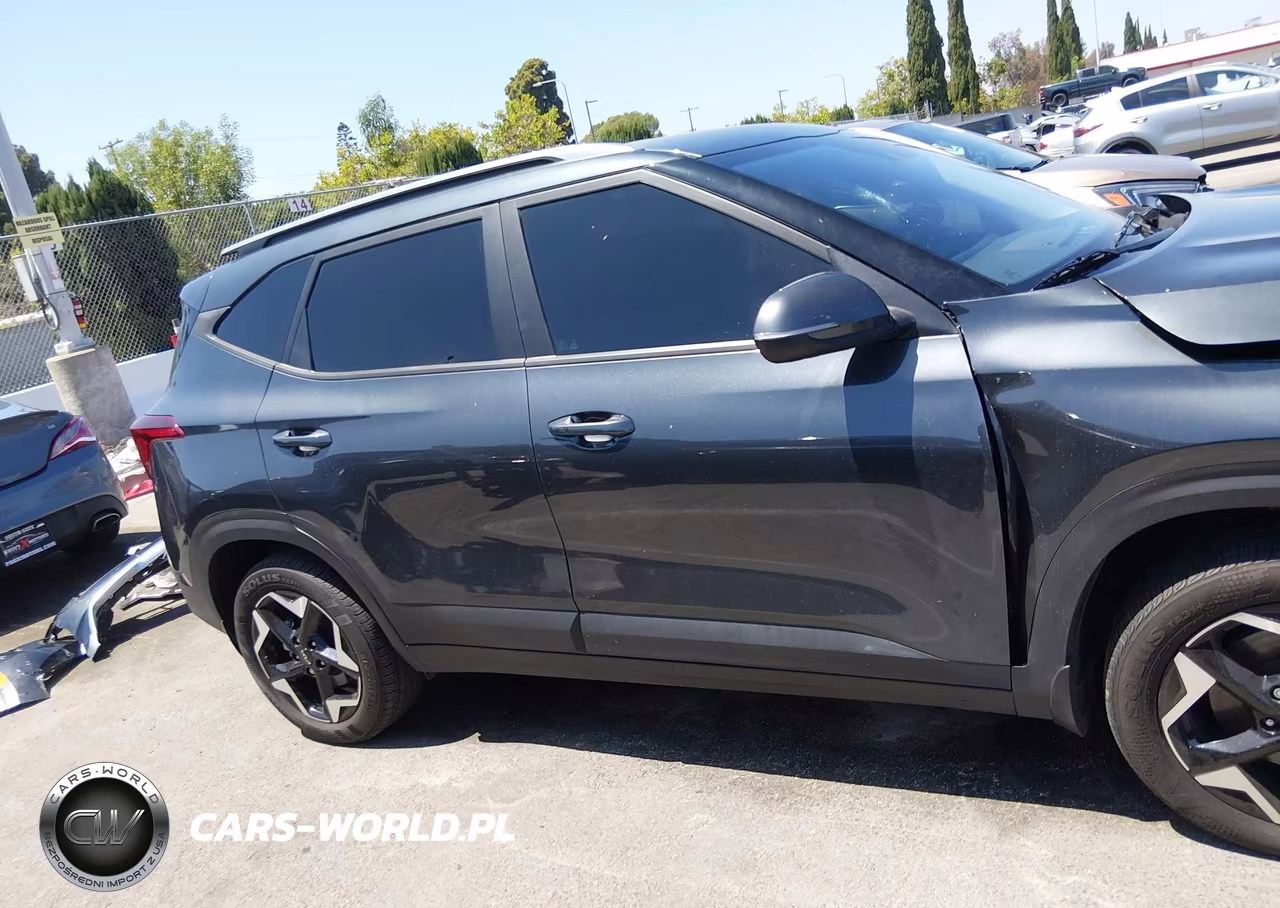 2025 Kia Seltos S VIN:KNDEUCAA9S7724198 - 14