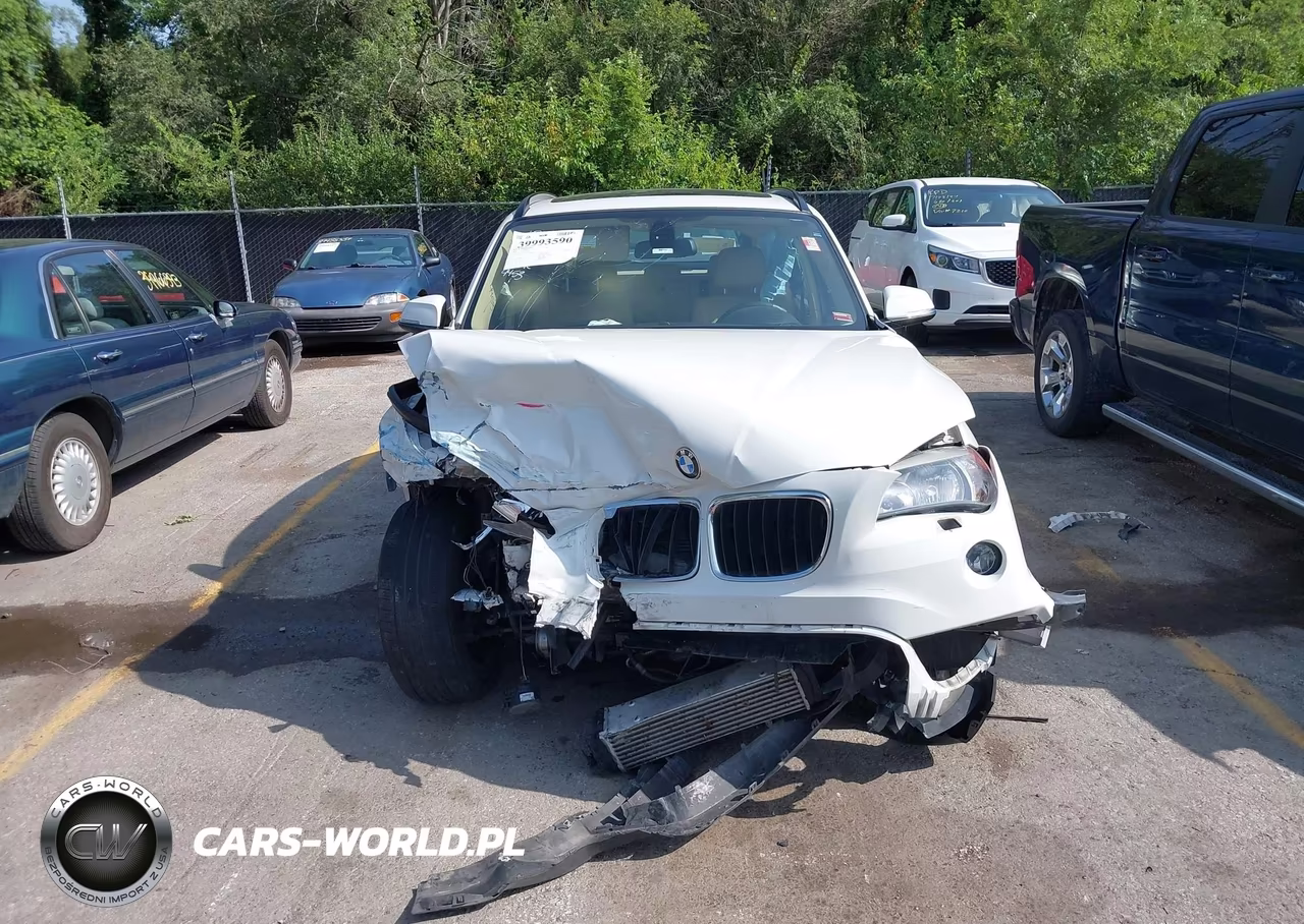2014 BMW X1 xDrive28I VIN:WBAVL1C55EVY14453 - 12