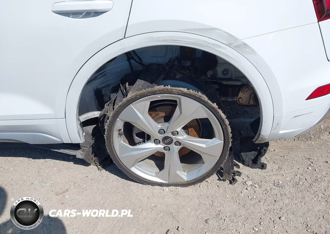 2023 Audi Q5 Premium Plus 45 Tfsi S Line Quattro VIN:WA1EAAFYXP2145982 - 6
