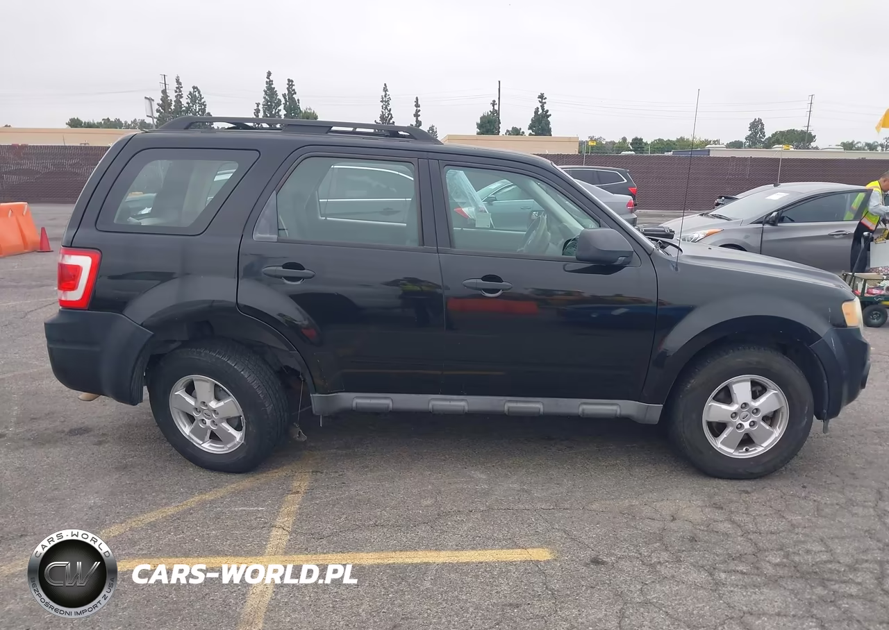 2011 Ford Escape Xls VIN:1FMCU0C75BKB33947 - 12
