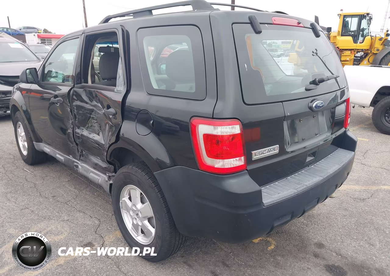 2011 Ford Escape Xls VIN:1FMCU0C75BKB33947 - 3