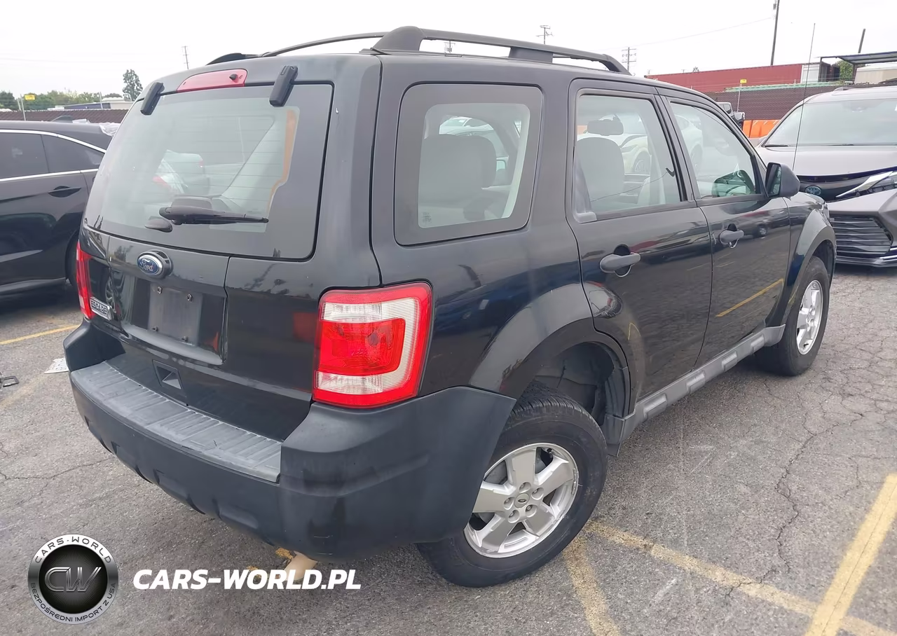 2011 Ford Escape Xls VIN:1FMCU0C75BKB33947 - 4
