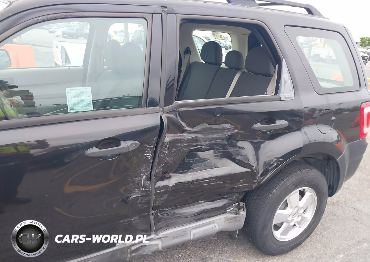 2011 Ford Escape Xls VIN:1FMCU0C75BKB33947 - 6