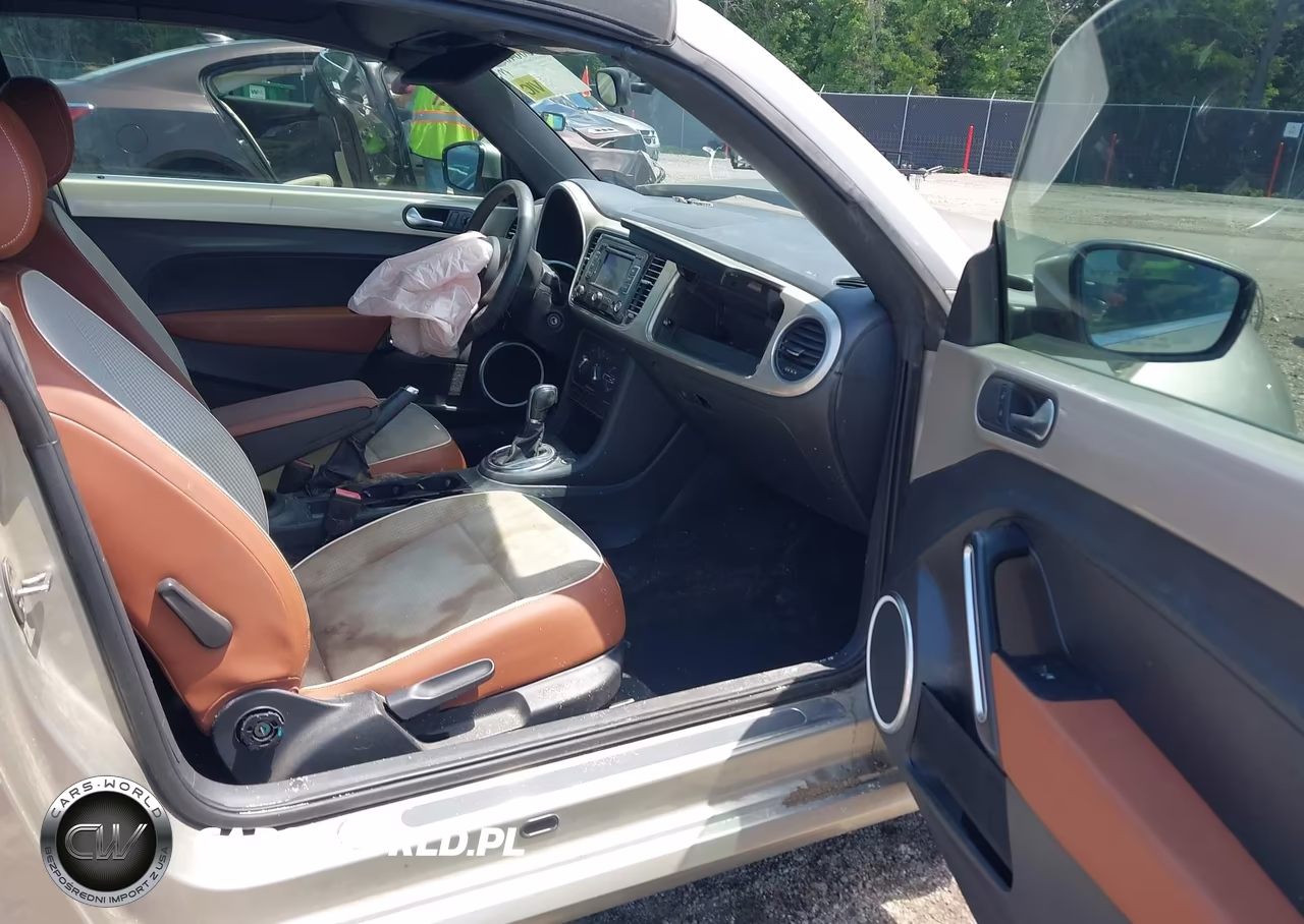 2015 Volkswagen Beetle 1.8T Classic VIN:3VW517AT4FM809699 - 5