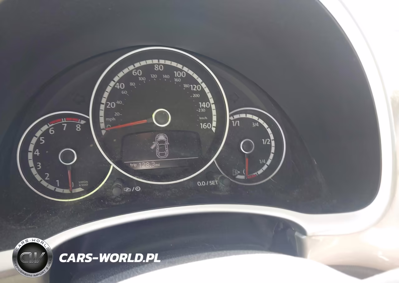 2015 Volkswagen Beetle 1.8T Classic VIN:3VW517AT4FM809699 - 7