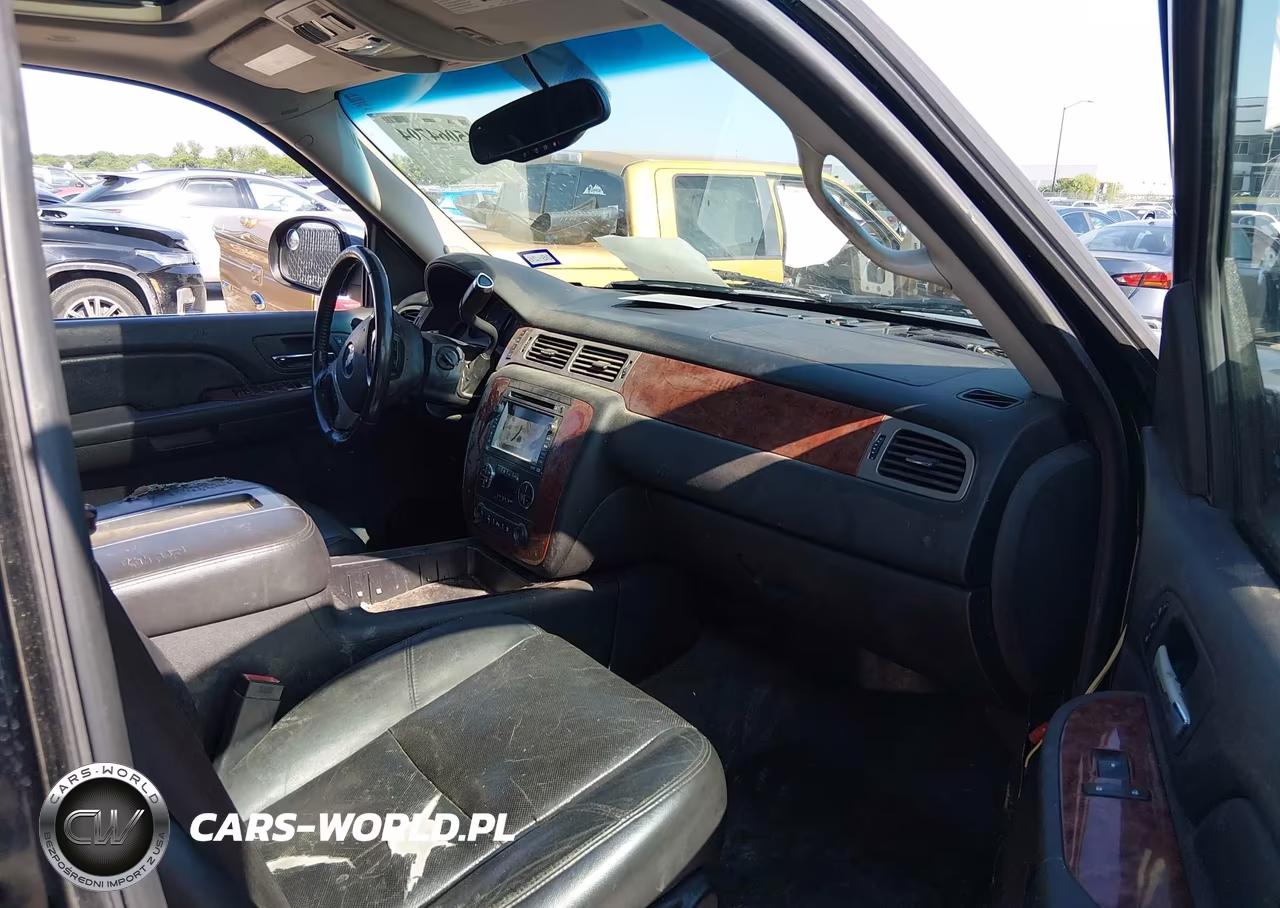 2009 Chevrolet Tahoe Ltz VIN:1GNFC33049R252736 - 5