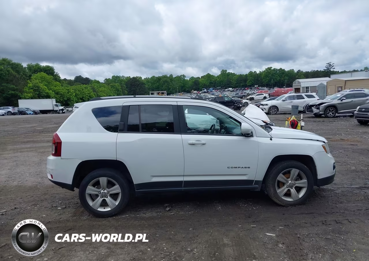 2016 Jeep Compass Latitude VIN:1C4NJCEAXGD599806 - 13