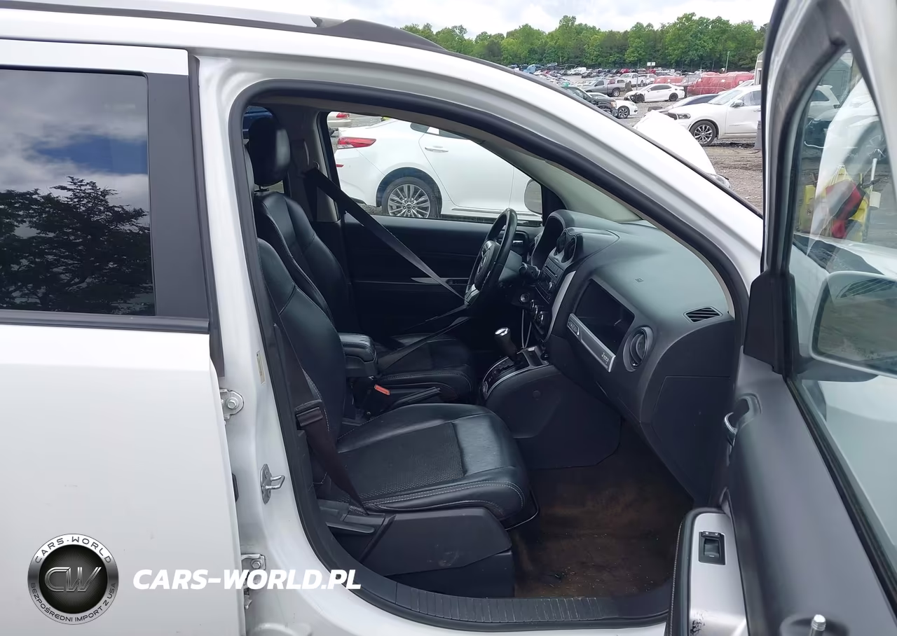 2016 Jeep Compass Latitude VIN:1C4NJCEAXGD599806 - 5