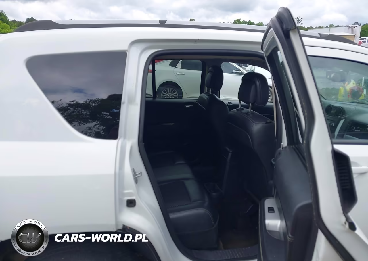2016 Jeep Compass Latitude VIN:1C4NJCEAXGD599806 - 8