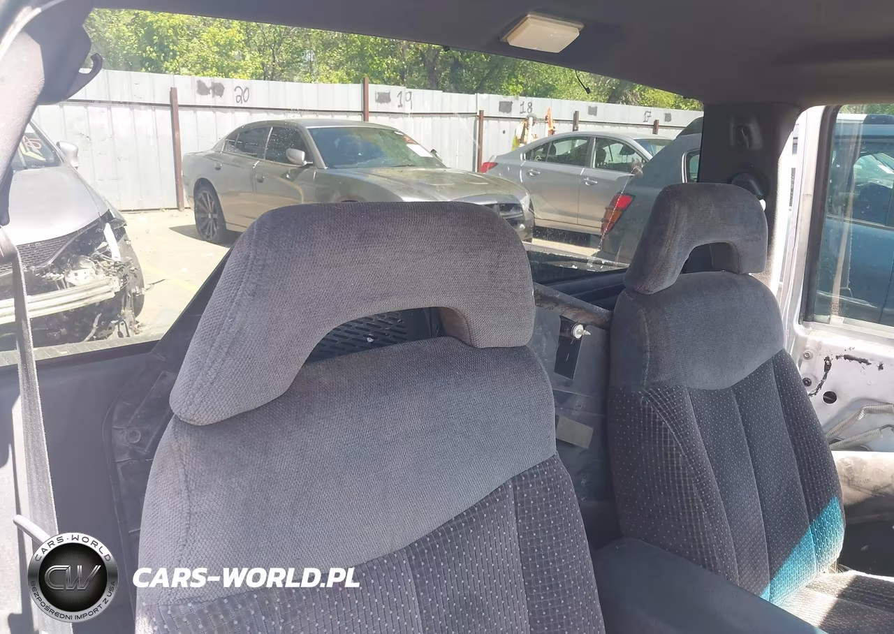 2003 Chevrolet S-10 VIN:1GCCS14H538200651 - 8