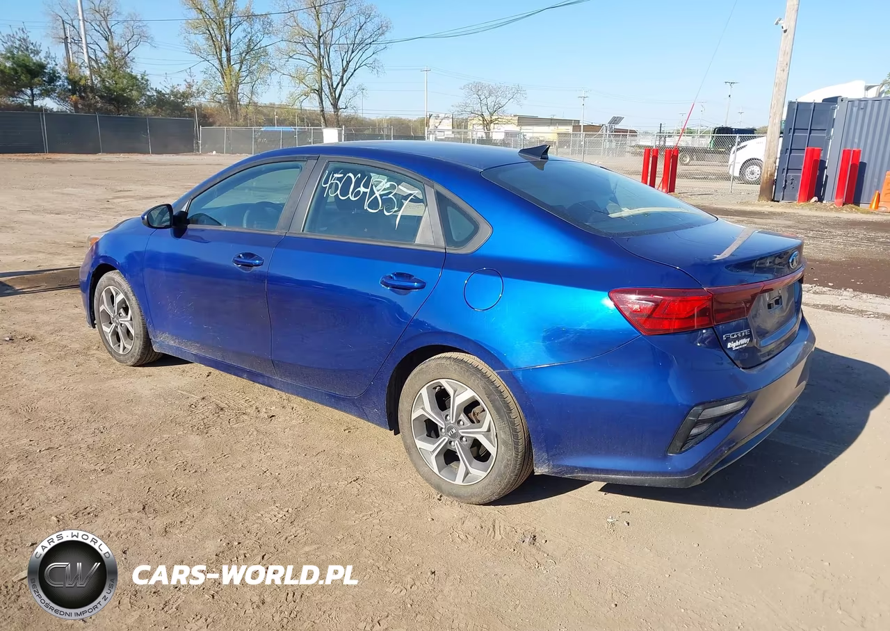 2021 Kia Forte Lxs VIN:3KPF24AD1ME267643 - 3