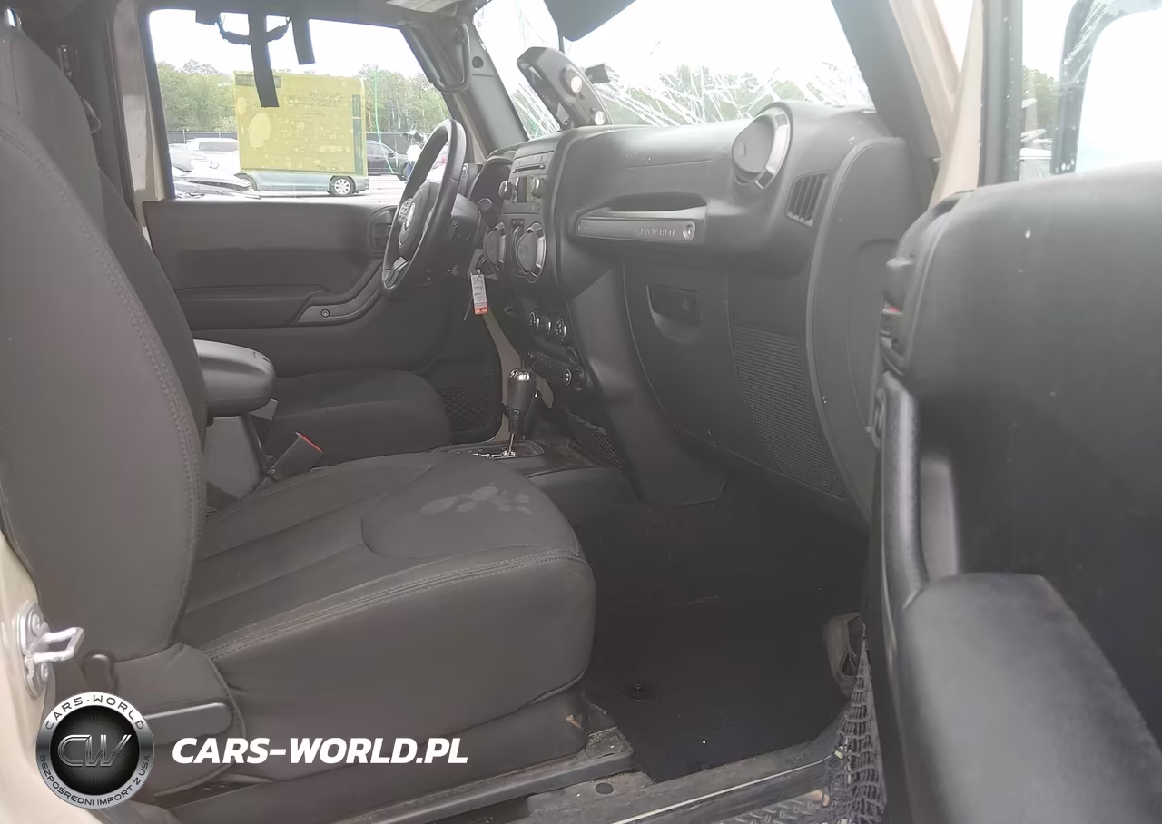 2016 Jeep Wrangler Sport VIN:1C4AJWAG0GL291401 - 5