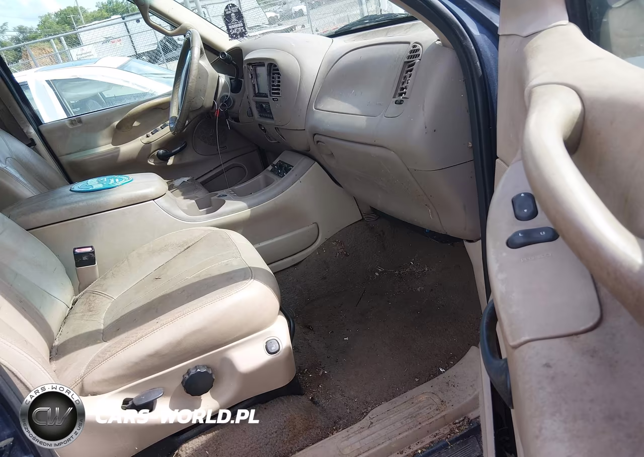 2001 Ford Expedition Eddie Bauer VIN:1FMFU18L91LA99027 - 5