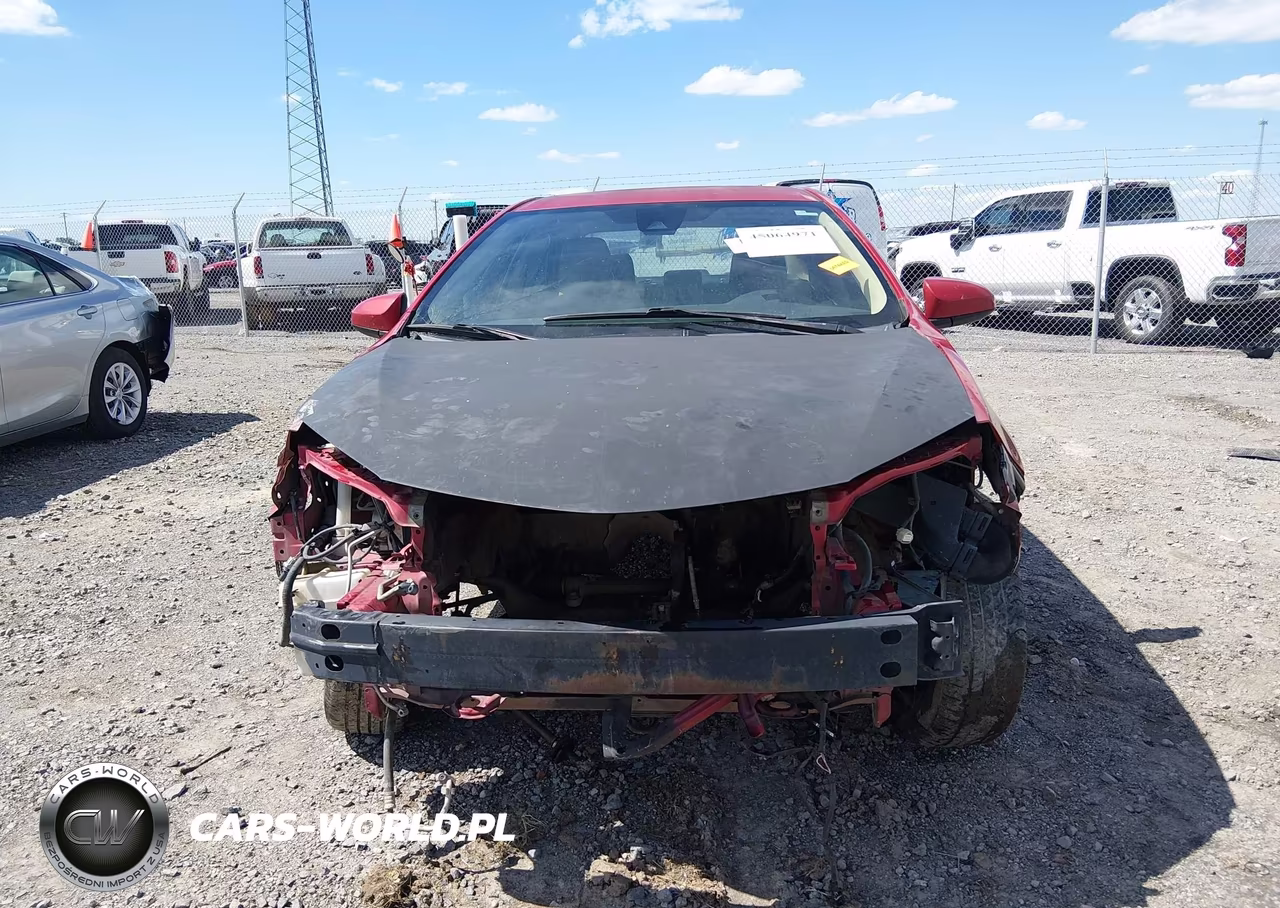 2018 Toyota Corolla Le VIN:2T1BURHE0JC053032 - 12