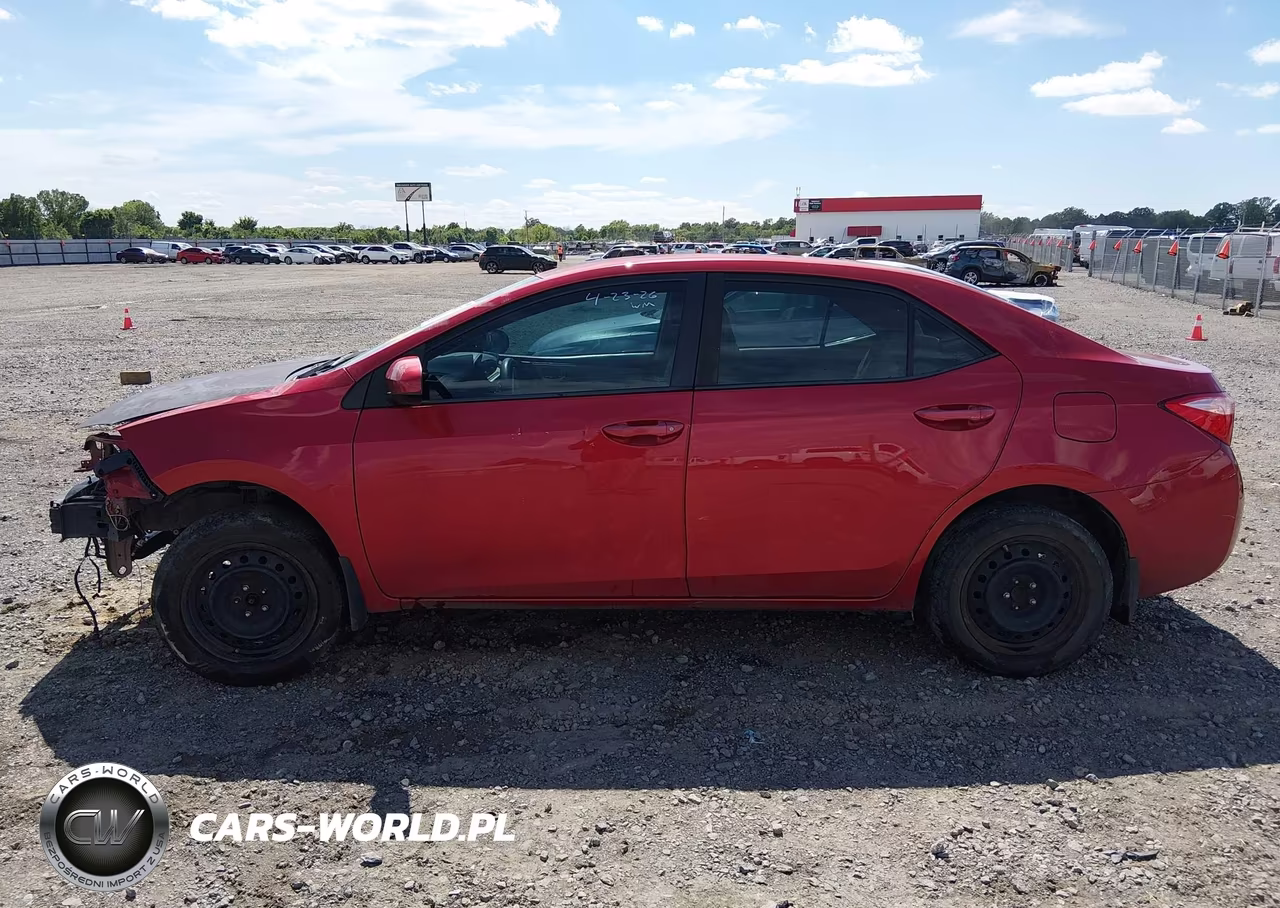 2018 Toyota Corolla Le VIN:2T1BURHE0JC053032 - 14